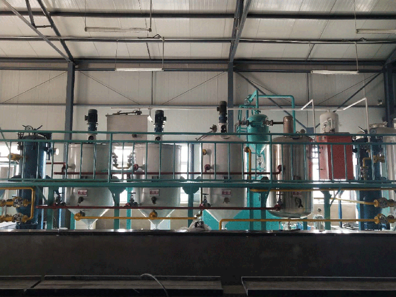 精煉油設(shè)備.png 精煉油設(shè)備.png